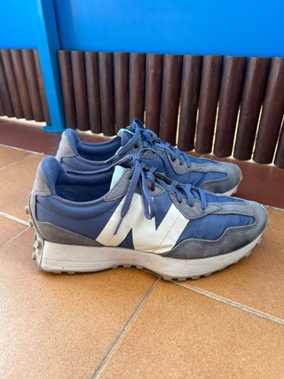 New Balance 327