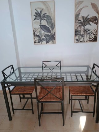 Mesa de Comedor con 4 Sillas forja y cristal