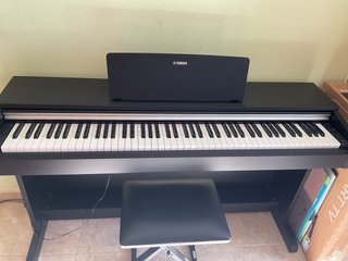 Piano Eléctrico Yamaha Negro