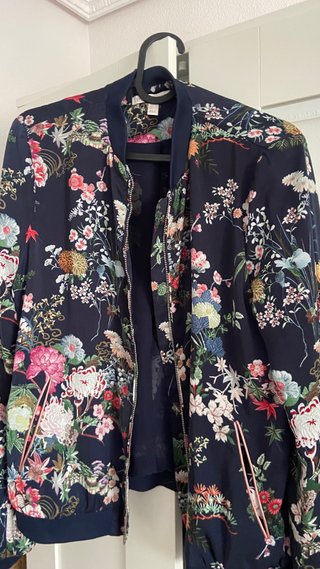 Casaca Zara Flores Talla M