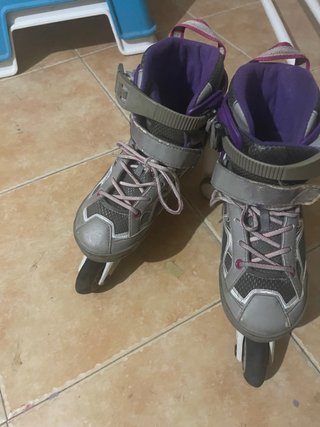 Patines en línea gris y morado