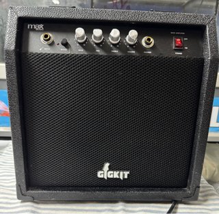 Amplificador de Guitarra Max Music Gigkit