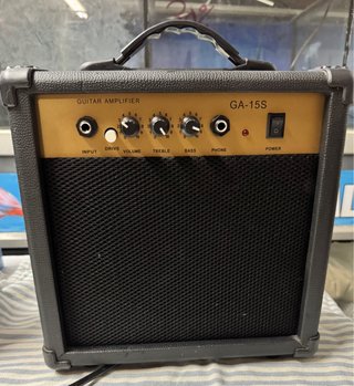 Amplificador de Guitarra GA-15S