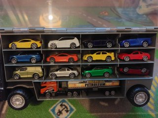 Camión Transportador con 15 Coches de Juguete