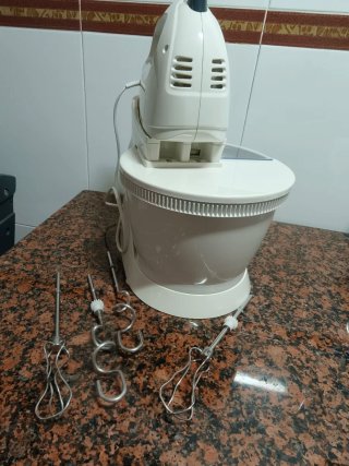 Batidora Amasadora de Sobremesa con Bol