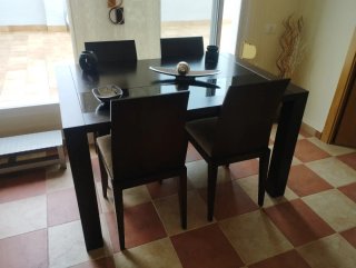 Conjunto de Comedor y Muebles de Salón