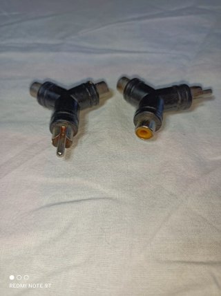 2 Adaptadores  en forma de Y con conector RCA