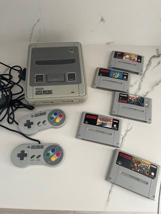 Consola Super Nintendo (SNES) con juegos