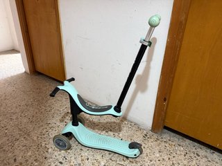 Patinete Globber con Asiento