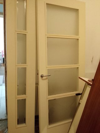2 Puertas Blancas con Vidrio Esmerilado