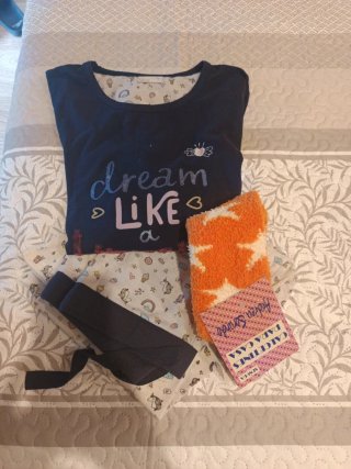 Pijama de mujer con calcetines