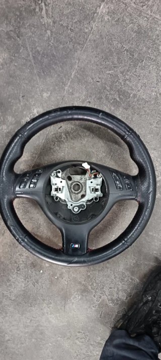 Volante BMW E46 Pack M