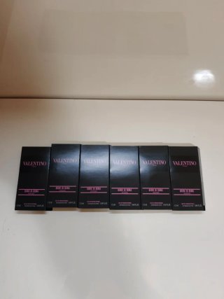 6 MiniPerfume Valentino Born in Roma