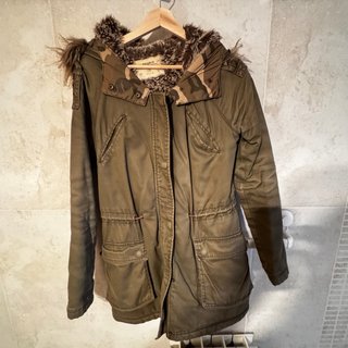 Abrigo Pull&Bear Verde Caqui