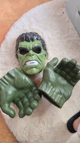 Máscara y Guantes de Hulk