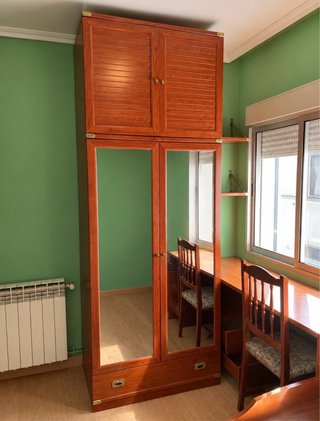 Conjunto de Dormitorio: Armario, Escritorio y Más