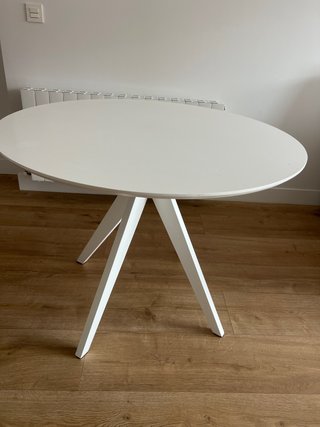 Mesa Redonda de comedor SKLUM Blanca