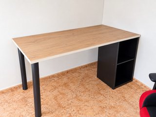 Escritorio con Estantería Lateral