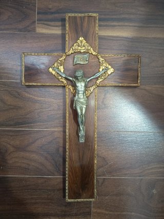 Crucifijo Antiguo de Madera y Metal