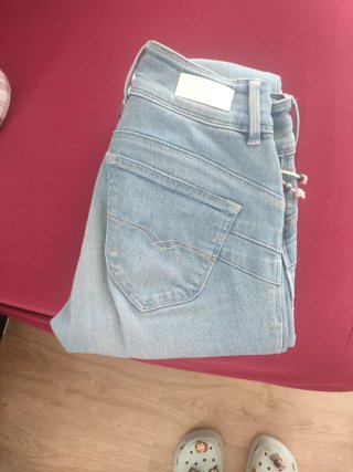 Lote de 6 Pantalones: 5 Levi's y 1 Salsa