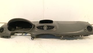 Salpicadero Renault Clio III 1,5 Ltr. - 63 kW dCi