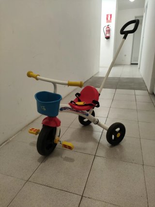 Triciclo Infantil Chicco con Mango