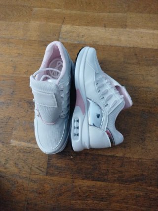 Bambas Deportivas Blancas y Rosas negociable