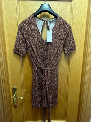 Vestido Stradivarius Marrón con etiqueta
