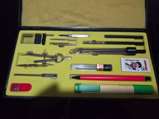 Set de Compás Escolar con Accesorios