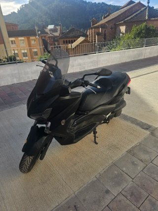 Yamaha Xmax 250