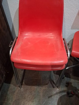 Set de 9 Sillas de Exterior Rojas y una de regalo
