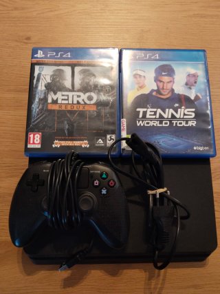 Consola PlayStation 4 (PS4) con 3 juegos