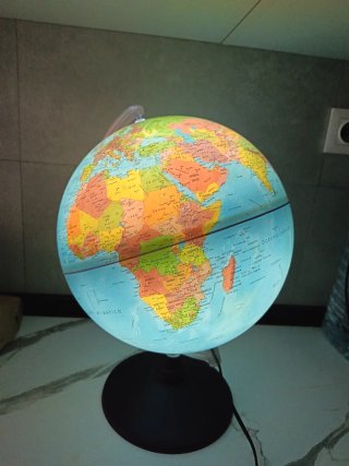 Globo Terráqueo con Luz