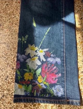 Vaqueros MaxMara con estampado floral