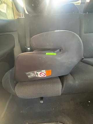 Alzador de coche para niño