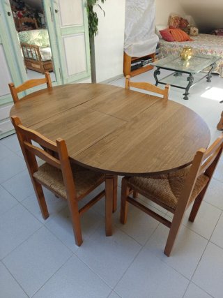 Mesa de Comedor con 4 Sillas