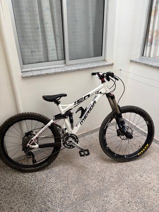 Bicicleta enduro mérida doble suspensión