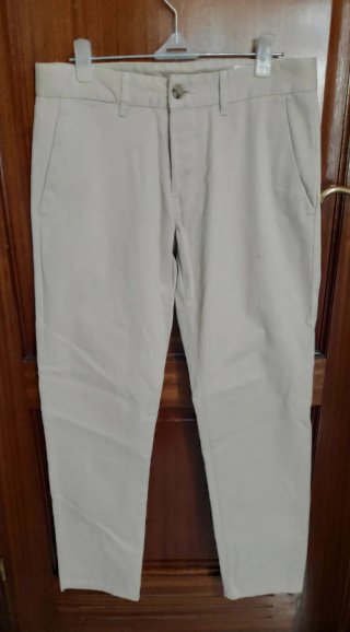 Pantalón chino beige slim