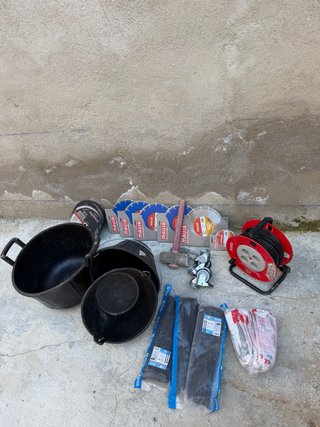 Lote de herramientas y material de construcción