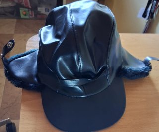 Gorra de Piel con Orejeras
