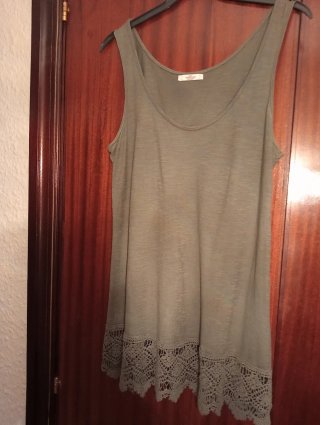 Camiseta de tirantes verde oliva