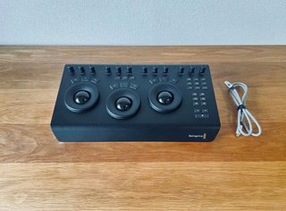 Lote Blackmagic Micro Panel y Speed Editor
