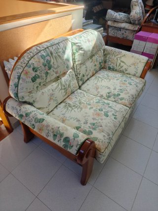 Sillón de 2 plazas con estampado floral