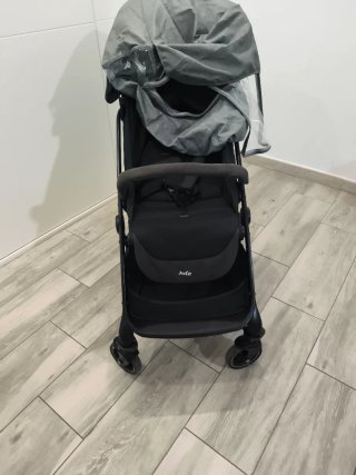 Carrito de bebé Joie negro