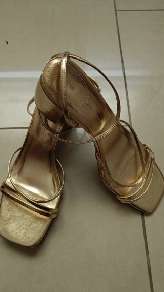 Sandalias doradas número 41