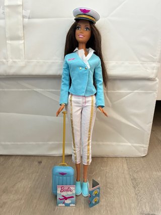 Muñeca Barbie Piloto con Accesorios