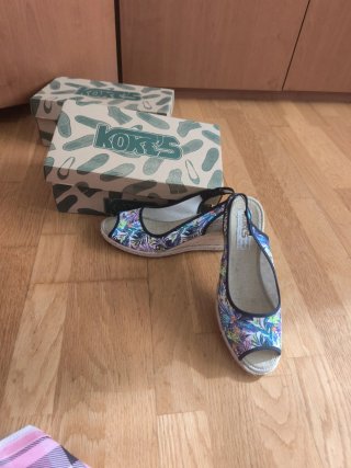 Sandalias de cuña KOKS