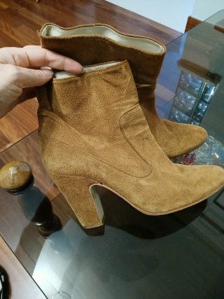 Botines de tacón color camel