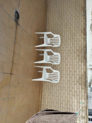 Lote 3 sillas de plástico blancas para terraza