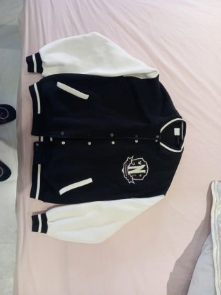 Cazadora tipo varsity Zara, juvenil talla 13-14 añ